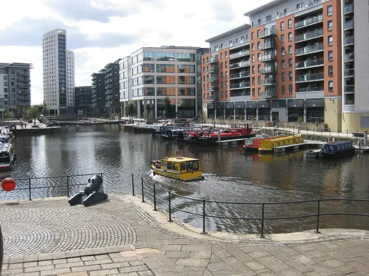 Cadenas d’amour à Leeds — Centenary Footbridge
