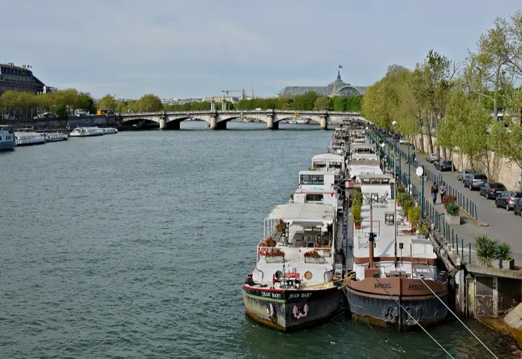 Cadenas d’amour à Paris — Passerelle Léopold-Sédar-Senghor