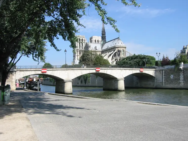 Cadenas d’amour à Paris — Pont de l’Archevêché